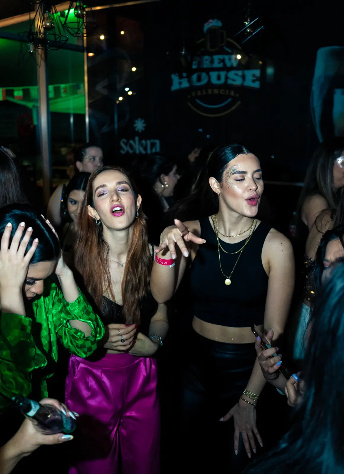 Yo Perreo Sola — Foto 12